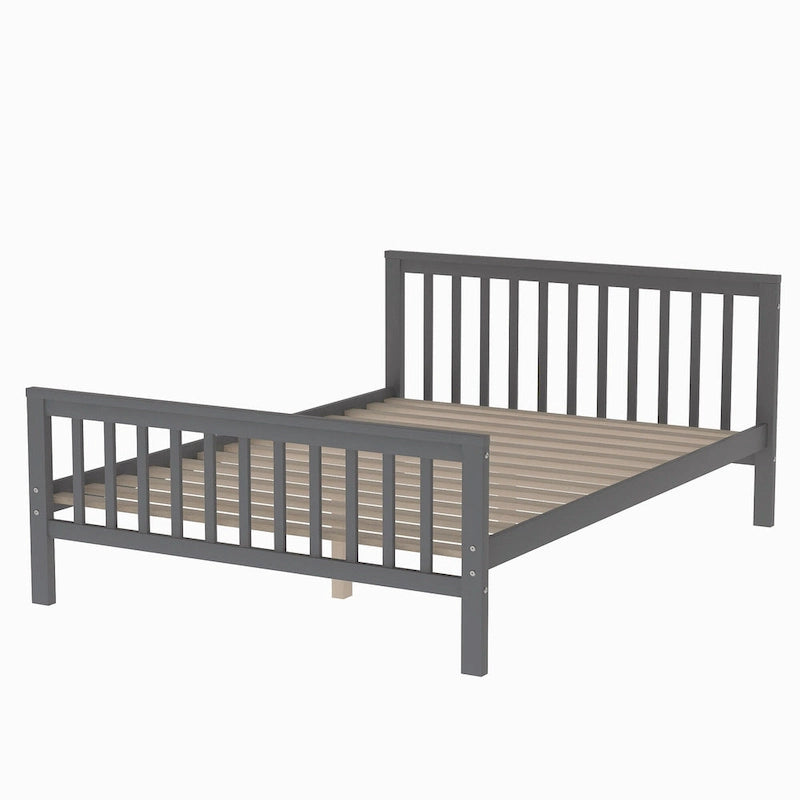 Lit mezzanine en bois avec escalier, barrières de sécurité hautes et échelle