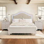 Lit moderne en bois Queen Size avec tête de lit incurvée capitonnée et éclairage LED dissimulé, sans sommier, couleur crème et gris.