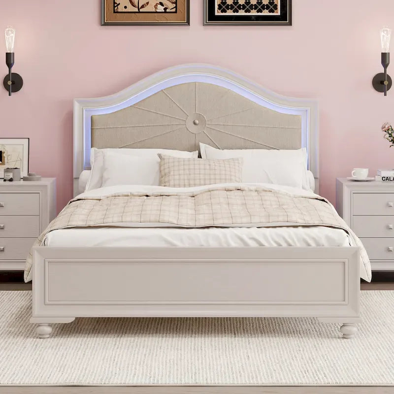 Lit moderne en bois Queen Size avec tête de lit incurvée capitonnée et éclairage LED dissimulé, sans sommier, couleur crème et gris.