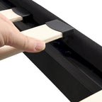 Cadre de lit plateforme rembourré en lin noir, format king, avec tête de lit capitonnée, support à lattes en bois, aucun sommier requis.