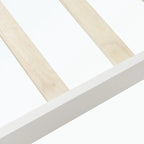 Lit plateforme en bois avec tête de lit, pied de lit et sommier à lattes.