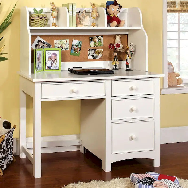 Bureau en bois à quatre tiroirs