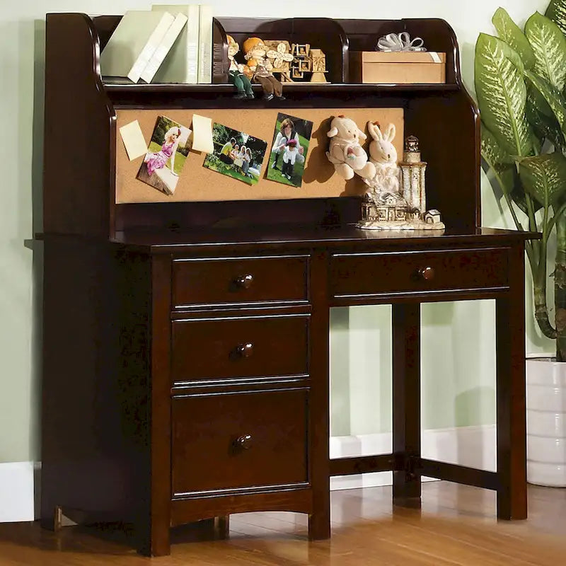 Bureau en bois à quatre tiroirs