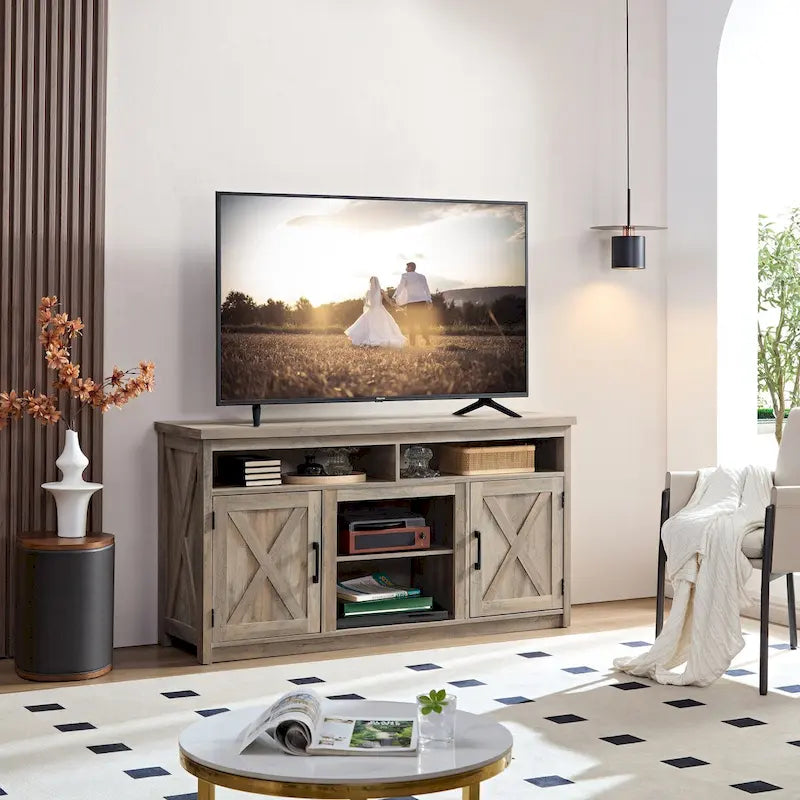 Meuble TV style grange avec portes de grange, console multimédia moderne pour téléviseurs jusqu'à 65 pouces, avec espaces de rangement ouverts et fermés.